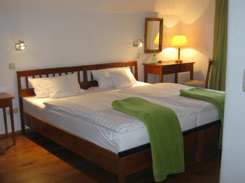 Maternushof Hotel Pomster Bagian luar foto